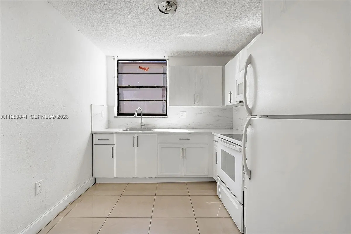Building Photo - 1798 NW 55th Ave #202