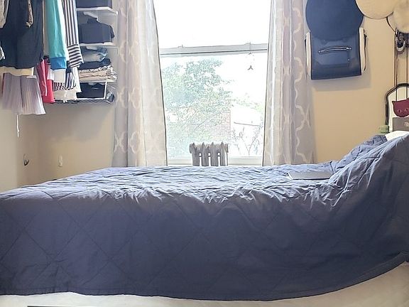 5th image of 3735 Crescent St APT 32