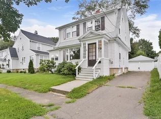 44 Brookfield Ave, Fairfield, CT 06825