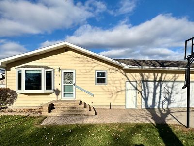 718 Central Plains Ct, Grand Forks, ND, 58201