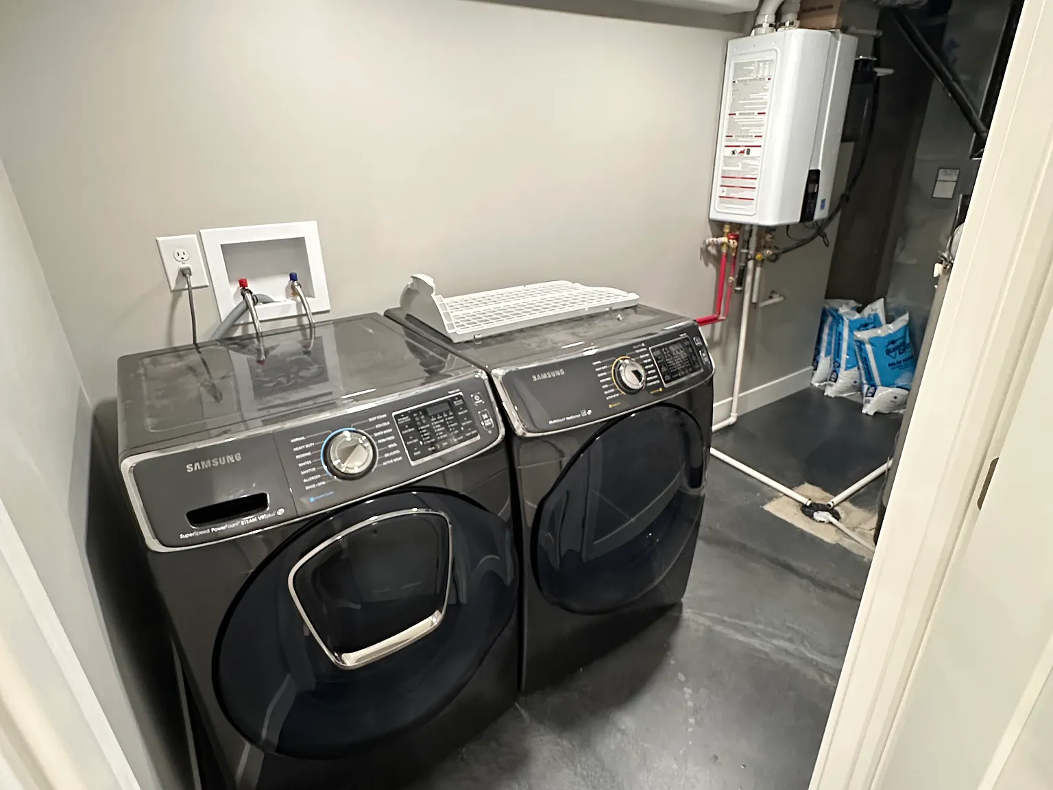 1 bed, 1.5 bath, 1800 sqft, $1,600 — Photo 4