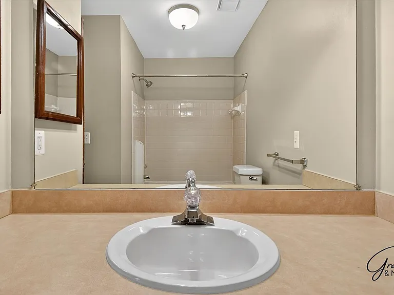 15834 N Franklin Dr — Photo 18