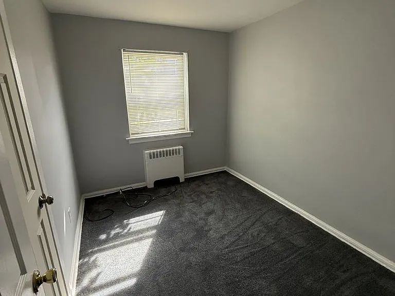 712 E Chester Pike — Photo 10