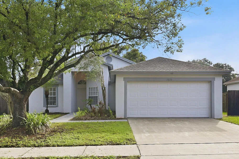 3 bed, 2.0 bath, 1545 sqft, $2,100 — Photo 1