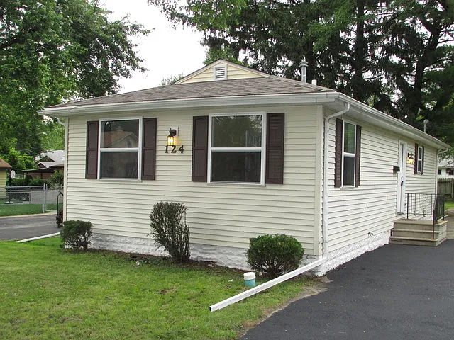 124 Schorie Ave photo 1