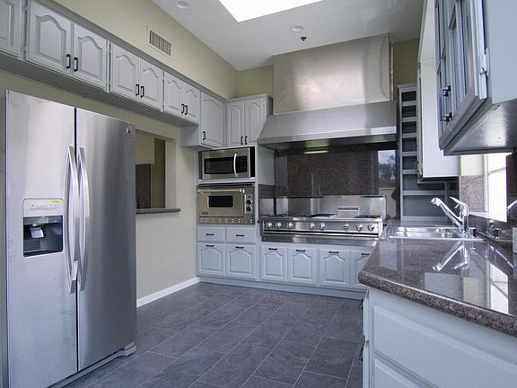 2nd image of 1020 Mission St Unit D