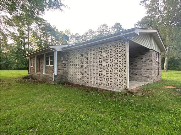 2nd image of 1820 Walnut Ln