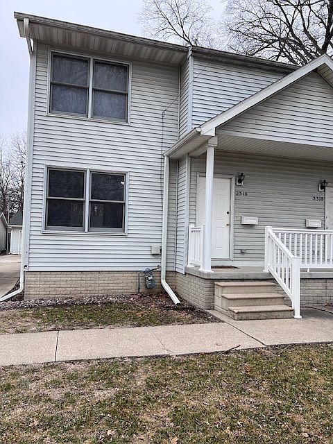 Welcome to 2316 51st ST front entry