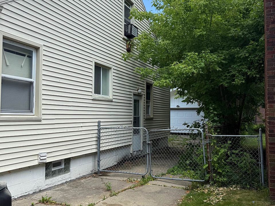 2nd image of 20237 Washtenaw St