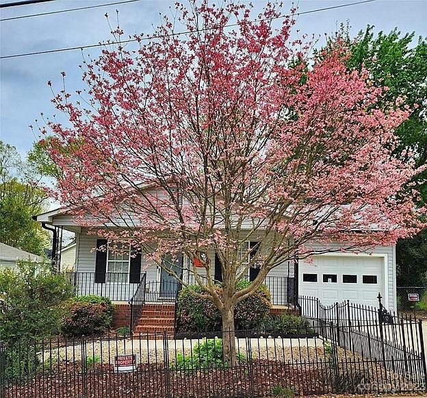 1st image of 119 Harris St