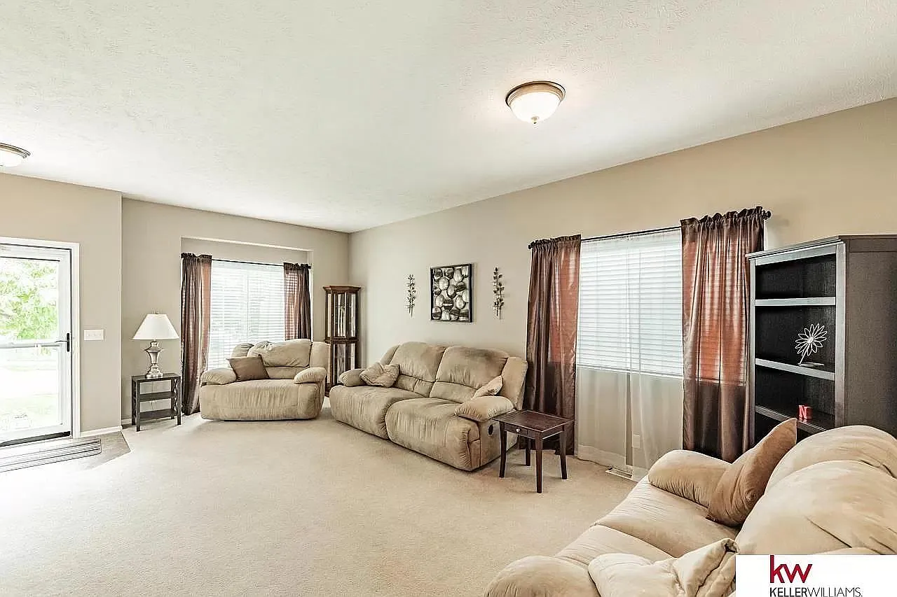 3 bed, 1786 sqft, $2,500 — Photo 4