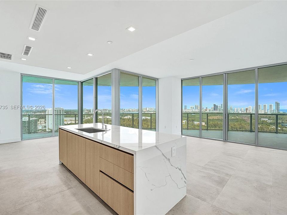 1st image of 2411 Laguna Cir #2511