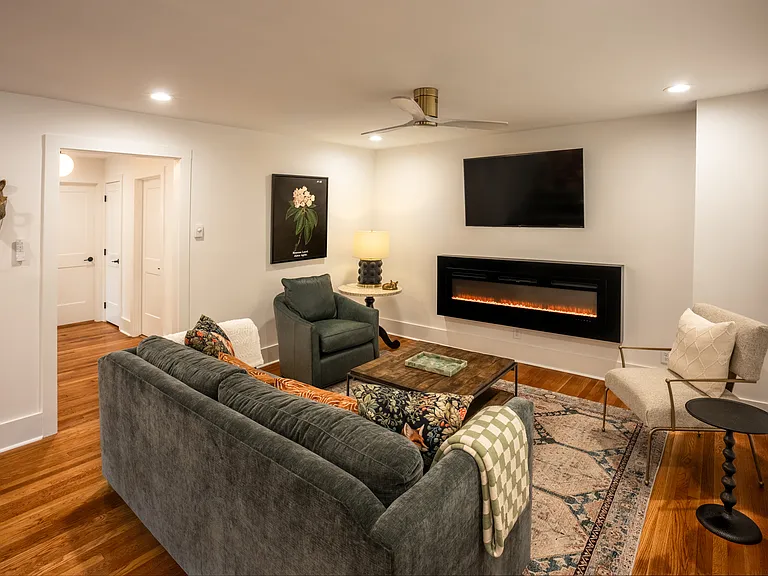 267 Fairview Dr #2 — Photo 1