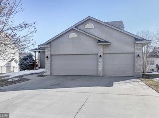 2125 Cardinal Dr, Shakopee, MN 55379
