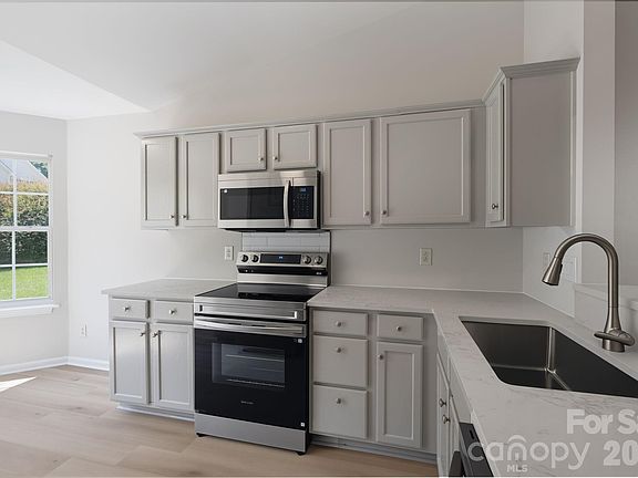 3rd image of 6408 Spanish Moss Ln