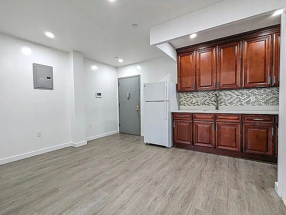5th image of 362 48th St #4A