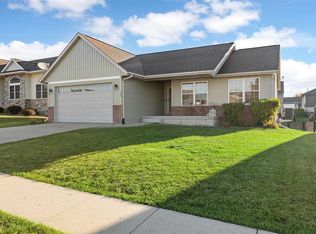 369 Raleigh Ln, Marion, IA 52302