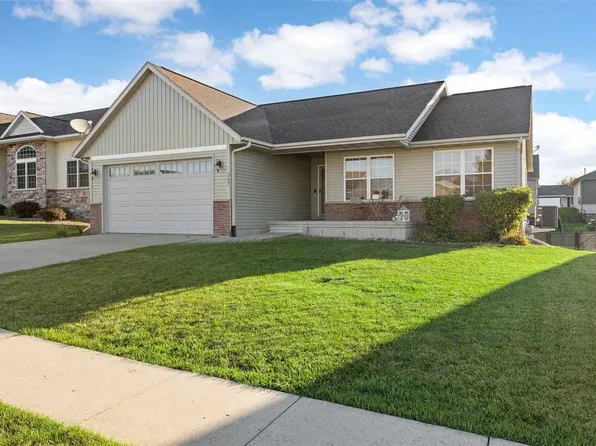 369 Raleigh Ln, Marion, IA 52302