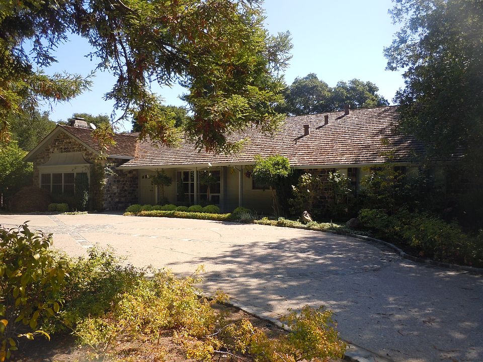 1st image of 50 Catalpa Dr