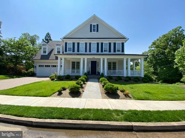 3616 Roberts Ln, Arlington, VA 22207