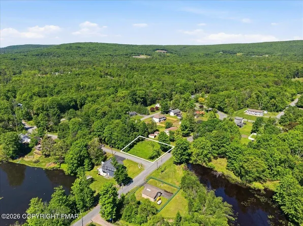 520 Lake Spangenberg Rd, Jefferson Township, PA 18436