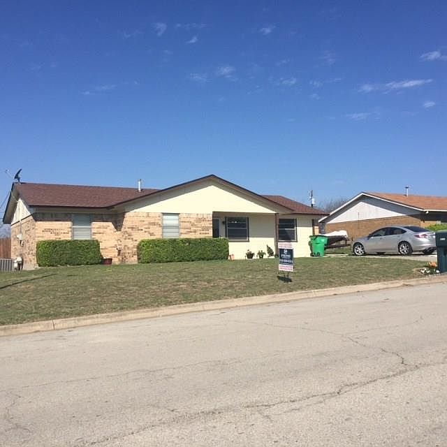 1st image of 1909 Floral Dr