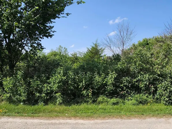 45 Noathshore Rd, Melrose, IA 52569