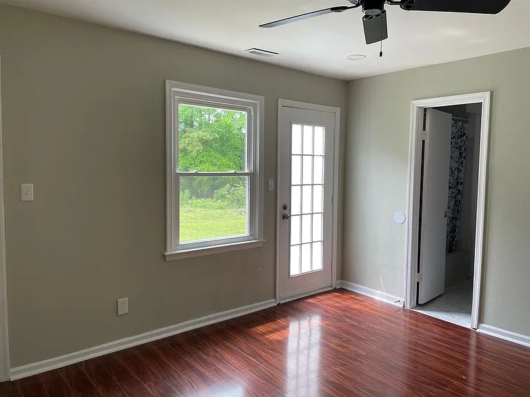 1104 Creekside Ct — Photo 10