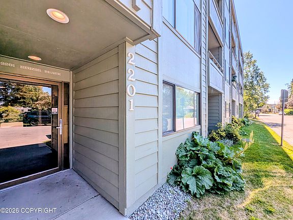 3rd image of 2201 Romig Pl APT 103