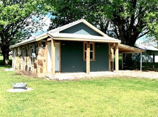 135 N Williams Ave, Bolivar, MO 65613