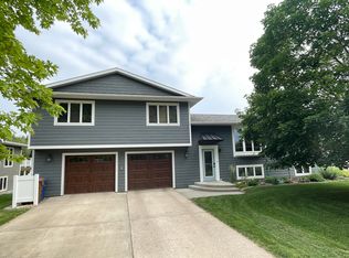 518 E 16th Ave, Mitchell, SD 57301