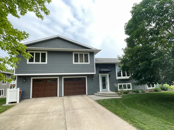 518 E 16th Ave, Mitchell, SD 57301