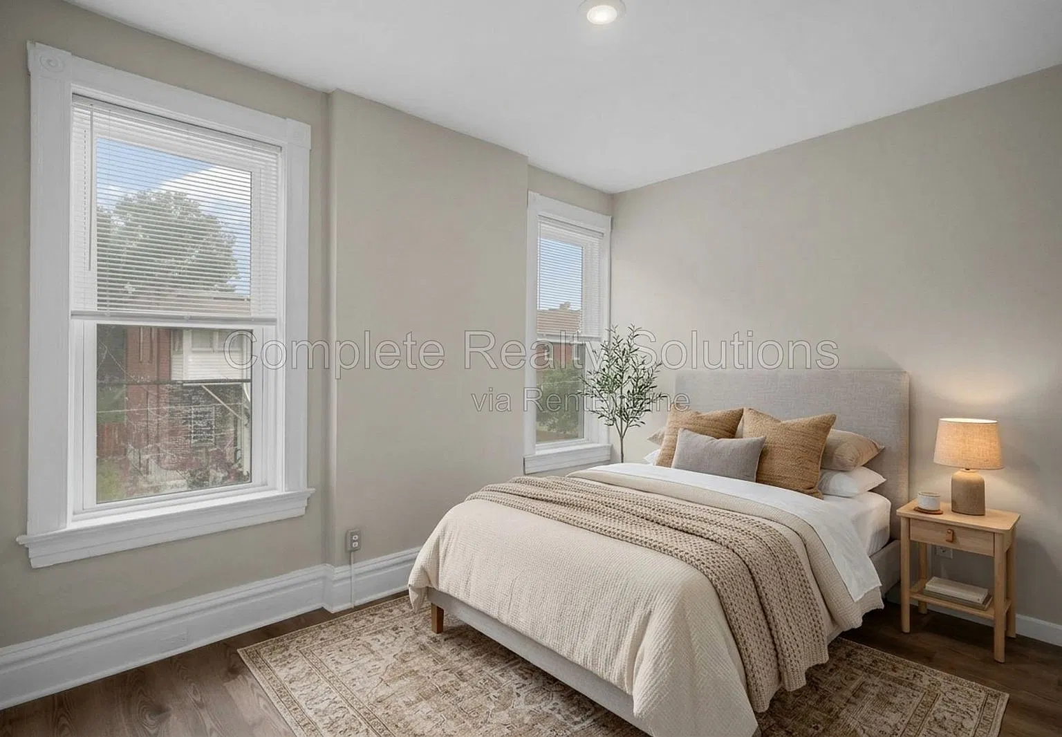 2 bed, 1.0 bath, 925 sqft, $1,095 — Photo 3