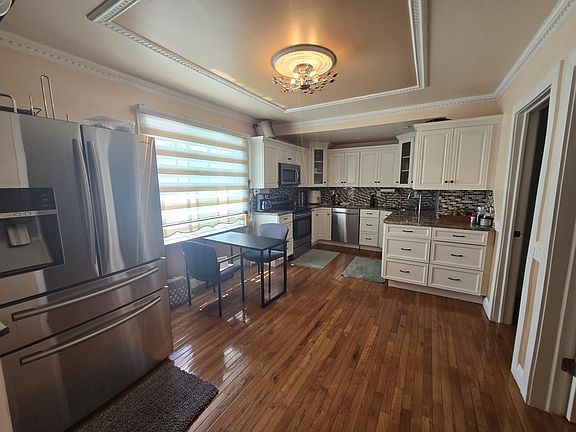 2nd image of 94 Baldwin St #94