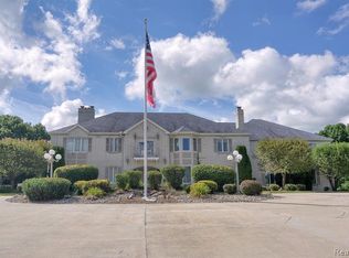 4530 Warwick Circle Dr, Grand Blanc, MI 48439