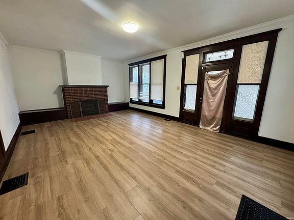 3rd image of 1200 N 3rd Ave
