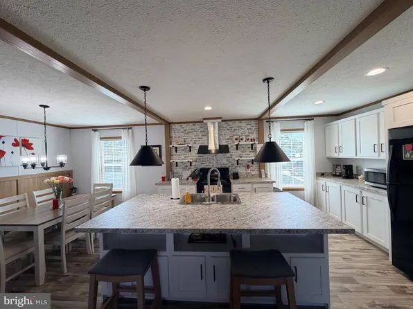 320 VALENTINE DRIVE, MARTINSBURG, WV 25405