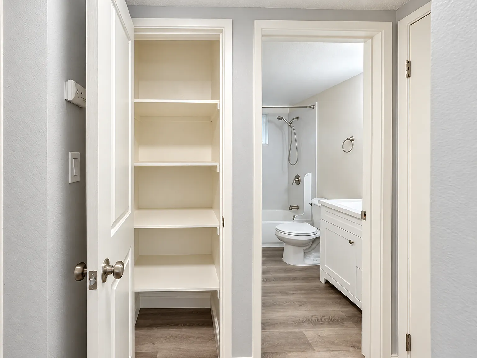 Brentwood Apartments — Photo 1