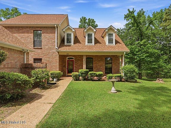 3rd image of 361 Springhill Dr
