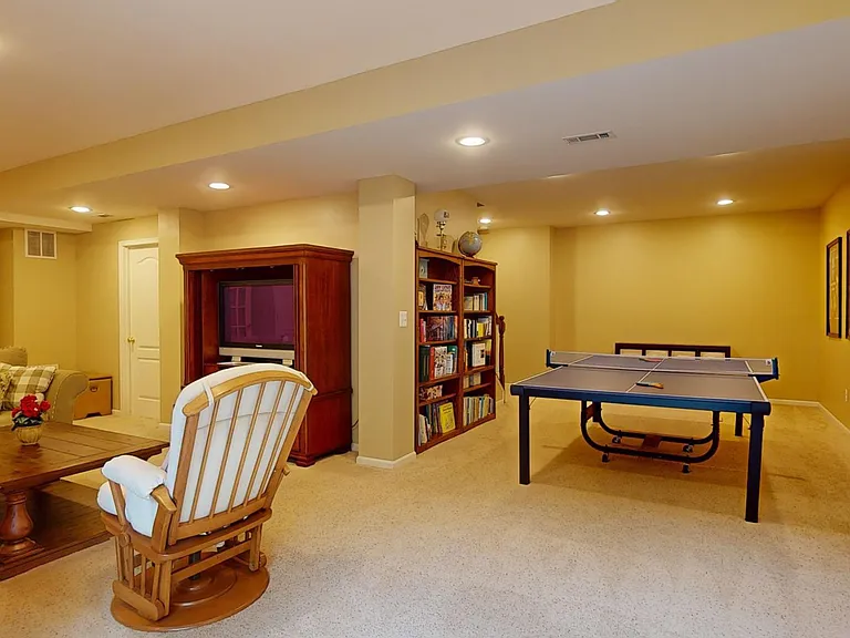 43911 Camellia St — Photo 50