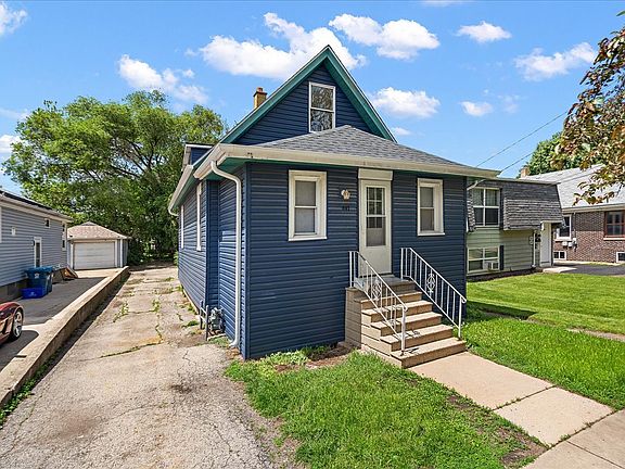 2nd image of 847 Bowditch Ave