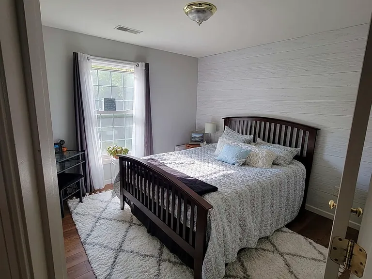 390 Camelot Blvd — Photo 11