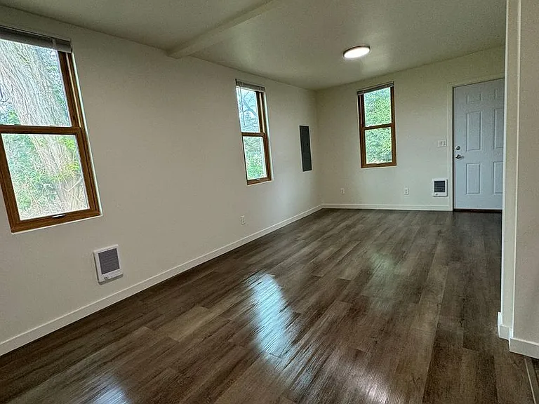 16025 SE Lake Holm Rd — Photo 1