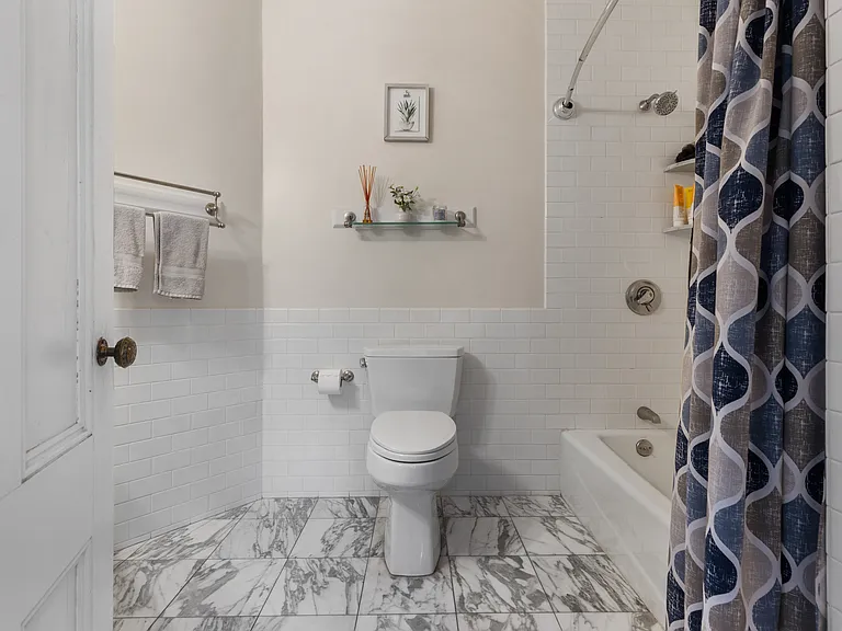 13 Harvard St #2 — Photo 15