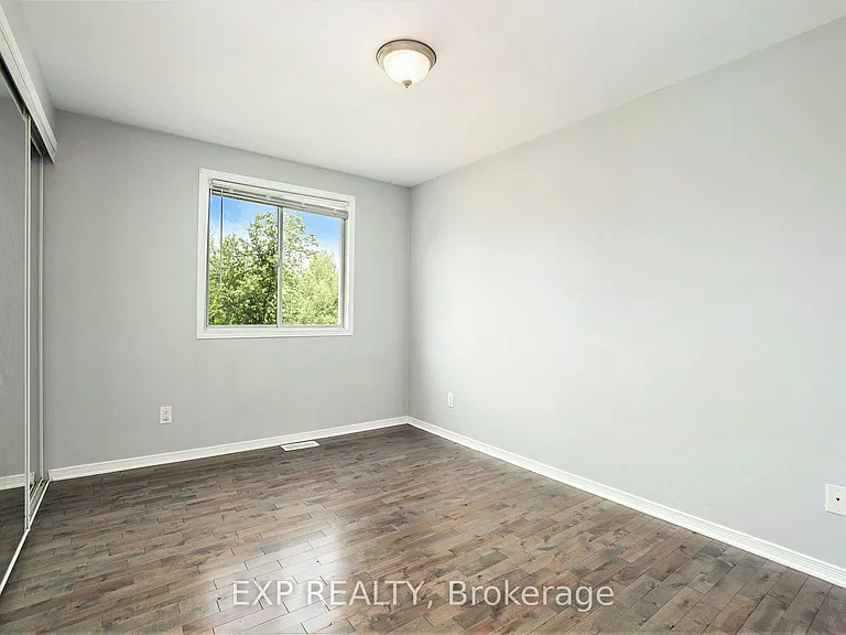 525 Russell Rd #1 — Photo 23