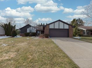 2254 Flanders Dr, Rochester Hills, MI 48307