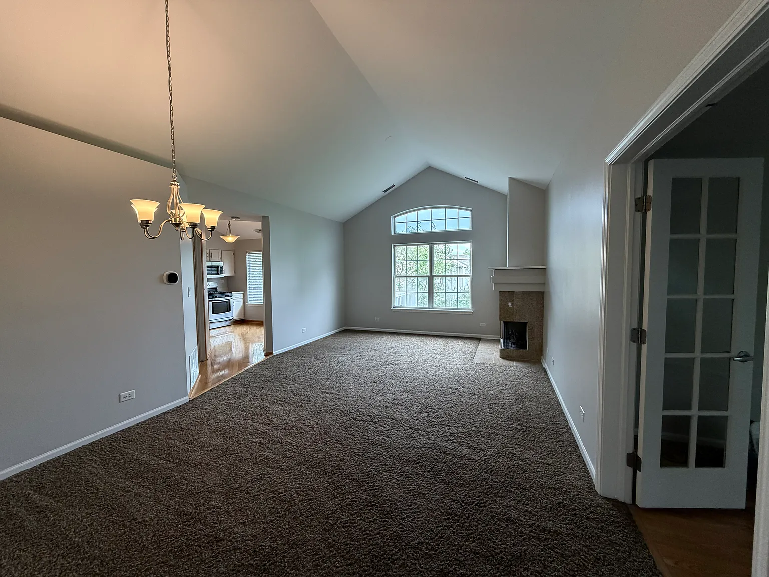 3 bed, 1453 sqft, $2,490 — Photo 2