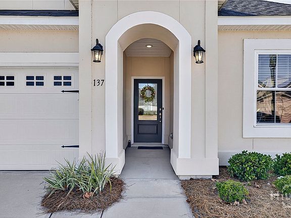 3rd image of 137 Mallory Place