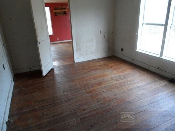 5th image of 495 Norman Ave