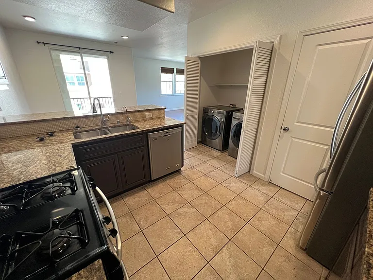 1141 Rock Ave — Photo 16